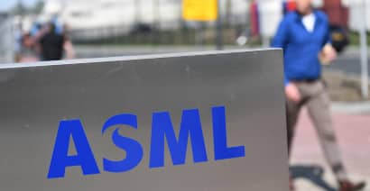 Targeting Chinese chips, U.S to push Dutch on ASML service contracts