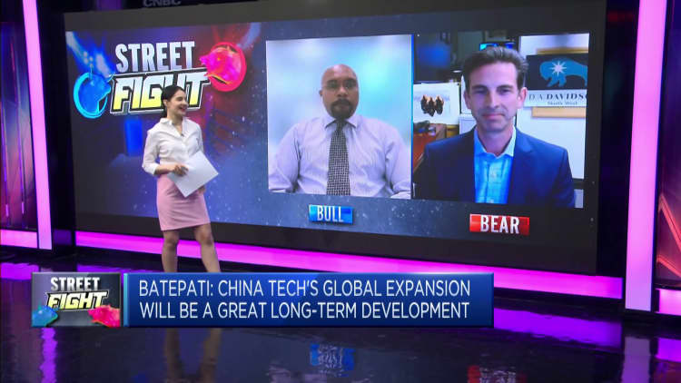 CNBC afloat  interrogation  with Anand Batepati and Gil Luria connected  their bull-or-bear lawsuit  for China large  tech