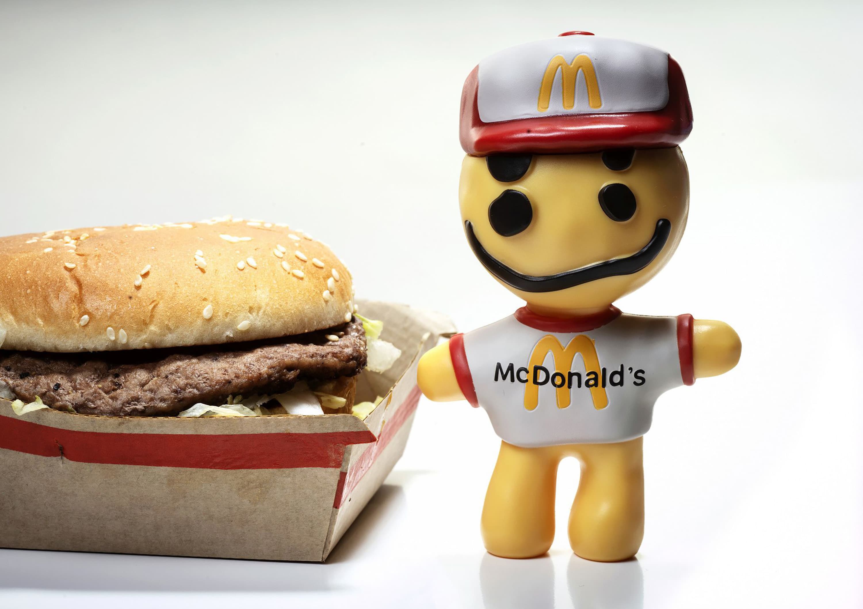 nakomelingen Correlaat Fokken McDonald's collectible adult Happy Meal toys are selling for thousands