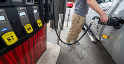 Inflation expectations rebound on record-high jump for gas, Fed survey shows