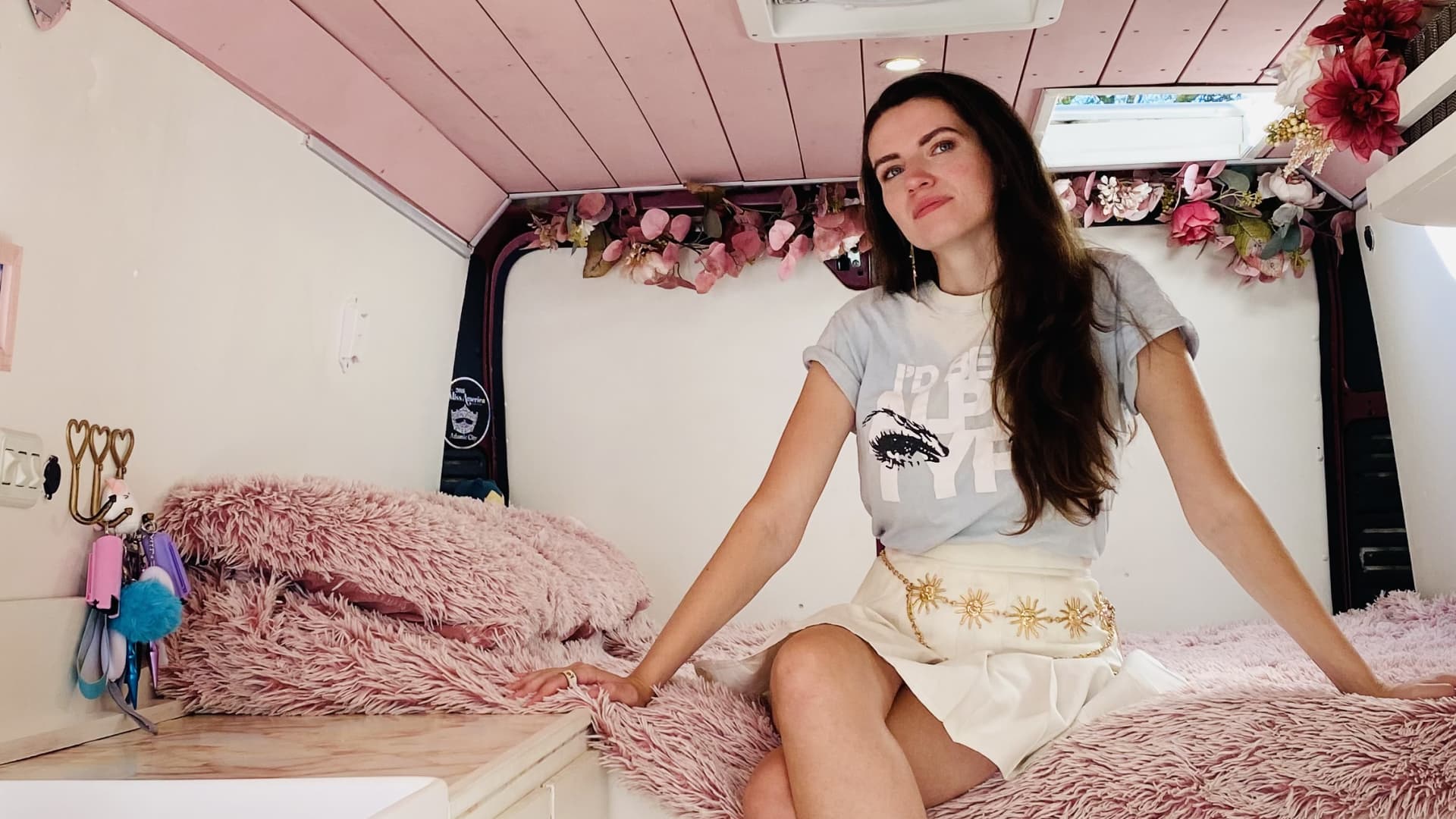 Here’s how much this van lifer has saved since moving into her Taylor Swift-insp..