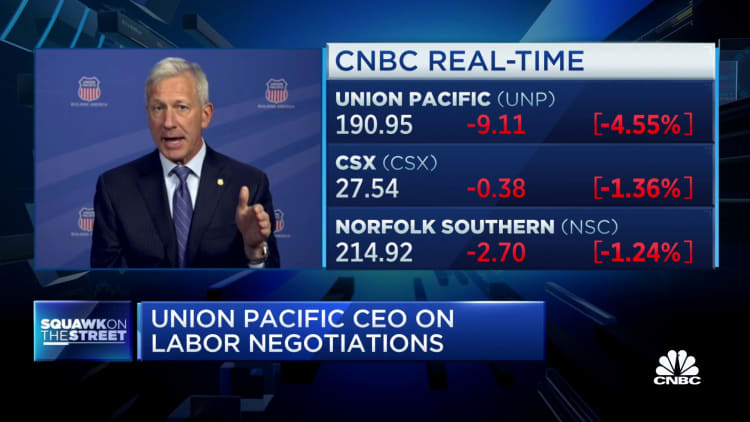 Union Pacific CEO Lance Fritz는 최근 실적 및 공급망 전망에 대해 논의합니다.