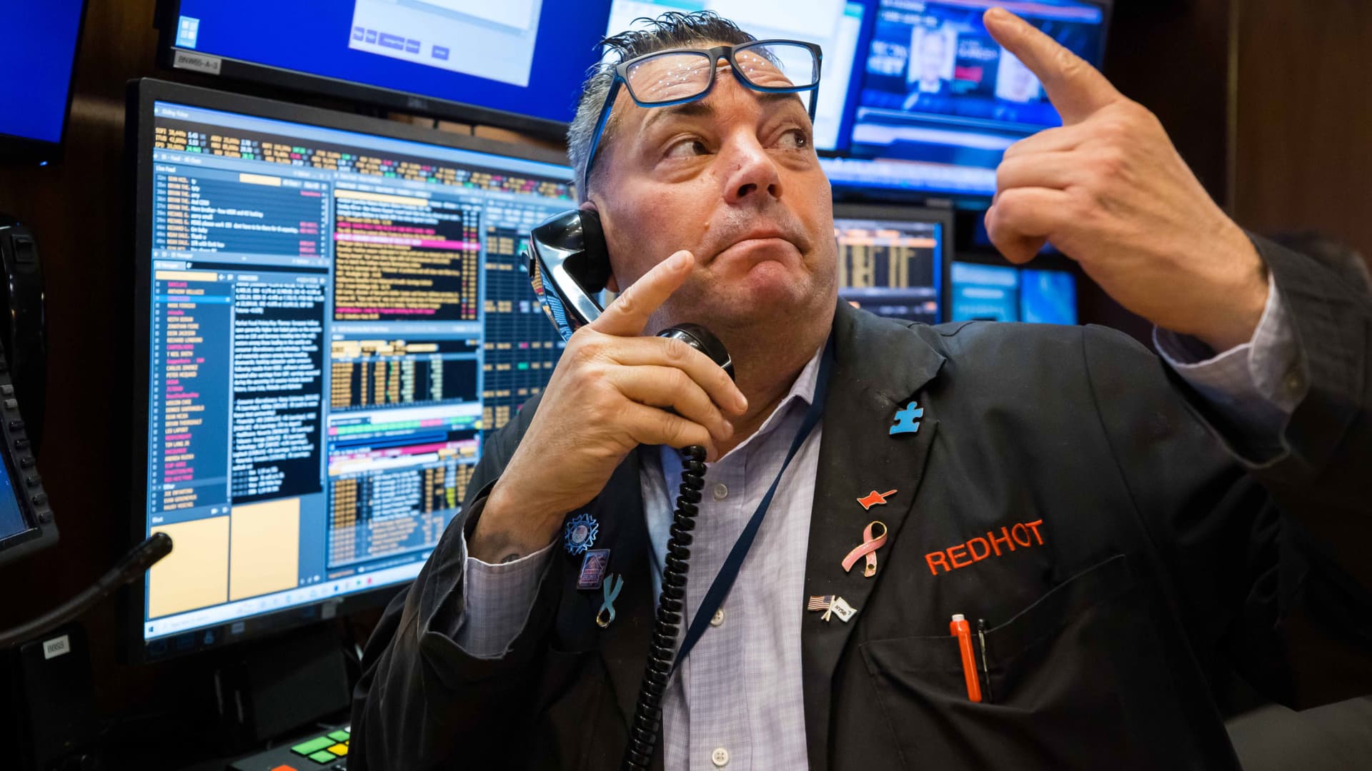 S&P 500 mengakhiri penurunan beruntun 3 hari.  Dow melonjak 700 poin setelah Powell menunjuk kenaikan harga yang lebih kecil