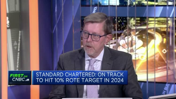  Standard Chartered CFO