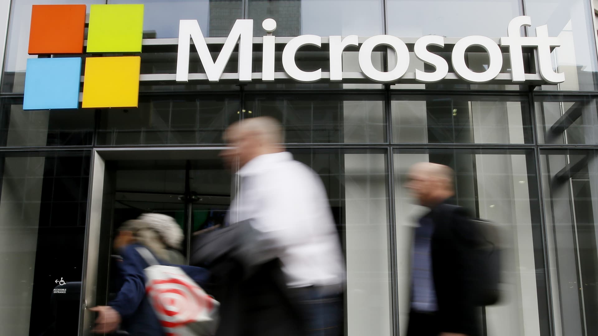 Jim Cramer's top 8 things to watch in the market Wednesday: Microsoft, 3M, Boeing earnings