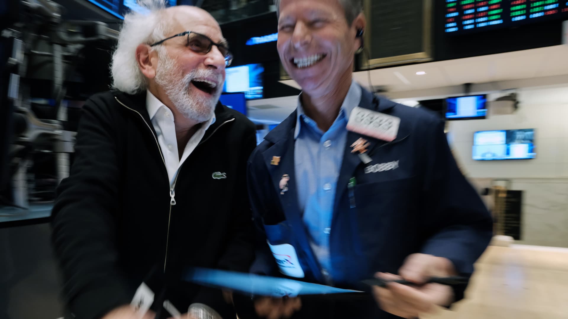 Dow surges more than 450 points, S&P 500 closes at a fresh record: Live updates
