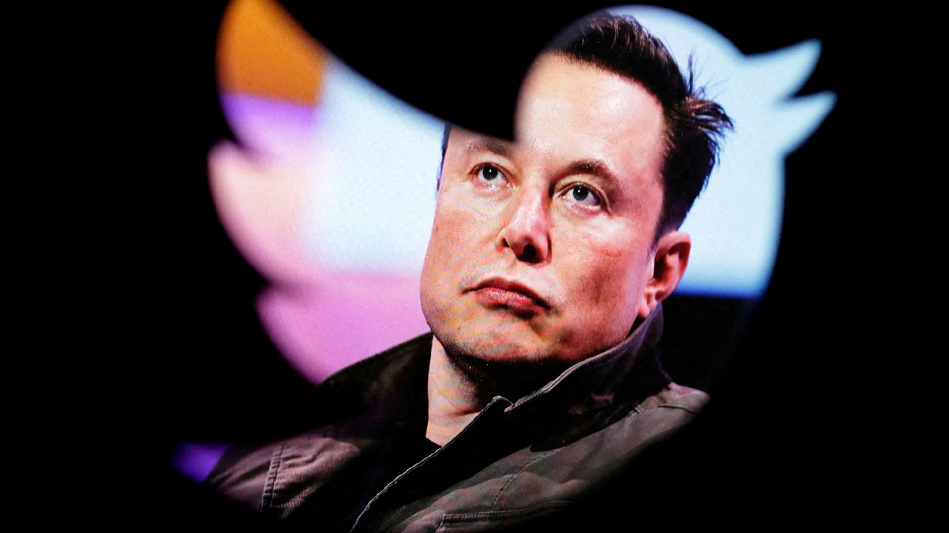 Elon Musk is now working out of Twitter headquarters, thanks