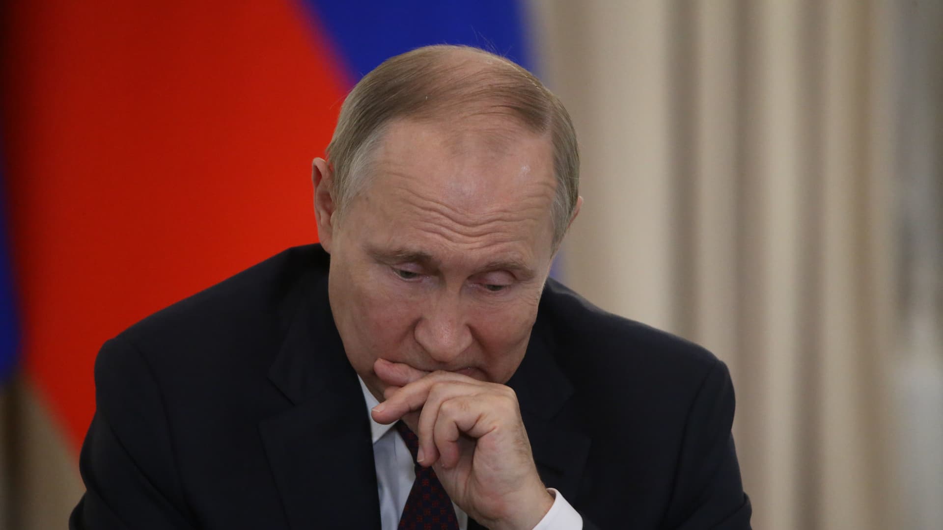 रूस की आर्थिक गिरावट गहरी;  पुतिन ने चेताया मास्को फिर से अनाज सौदे से बाहर निकल सकता है