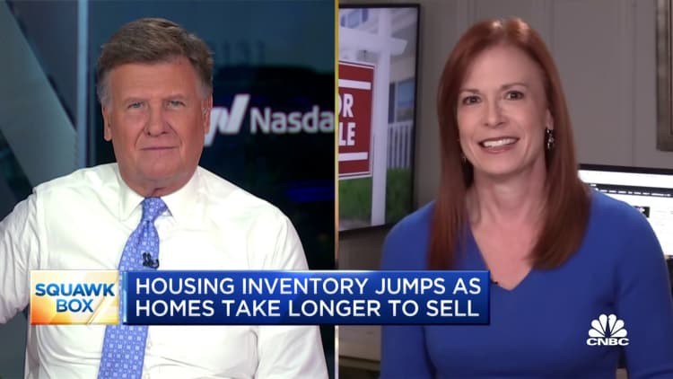 Housing inventory jumps as homes take longer to sell