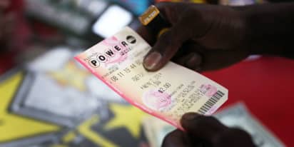 Powerball jackpot hits $543 million. Here's which payout is best