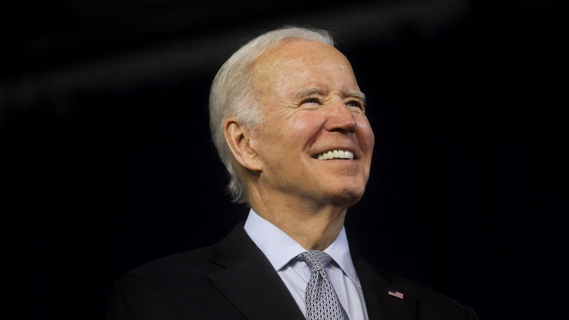 Midterm results are looking increasingly sunny for Biden as Democrats avoid ‘red wave’