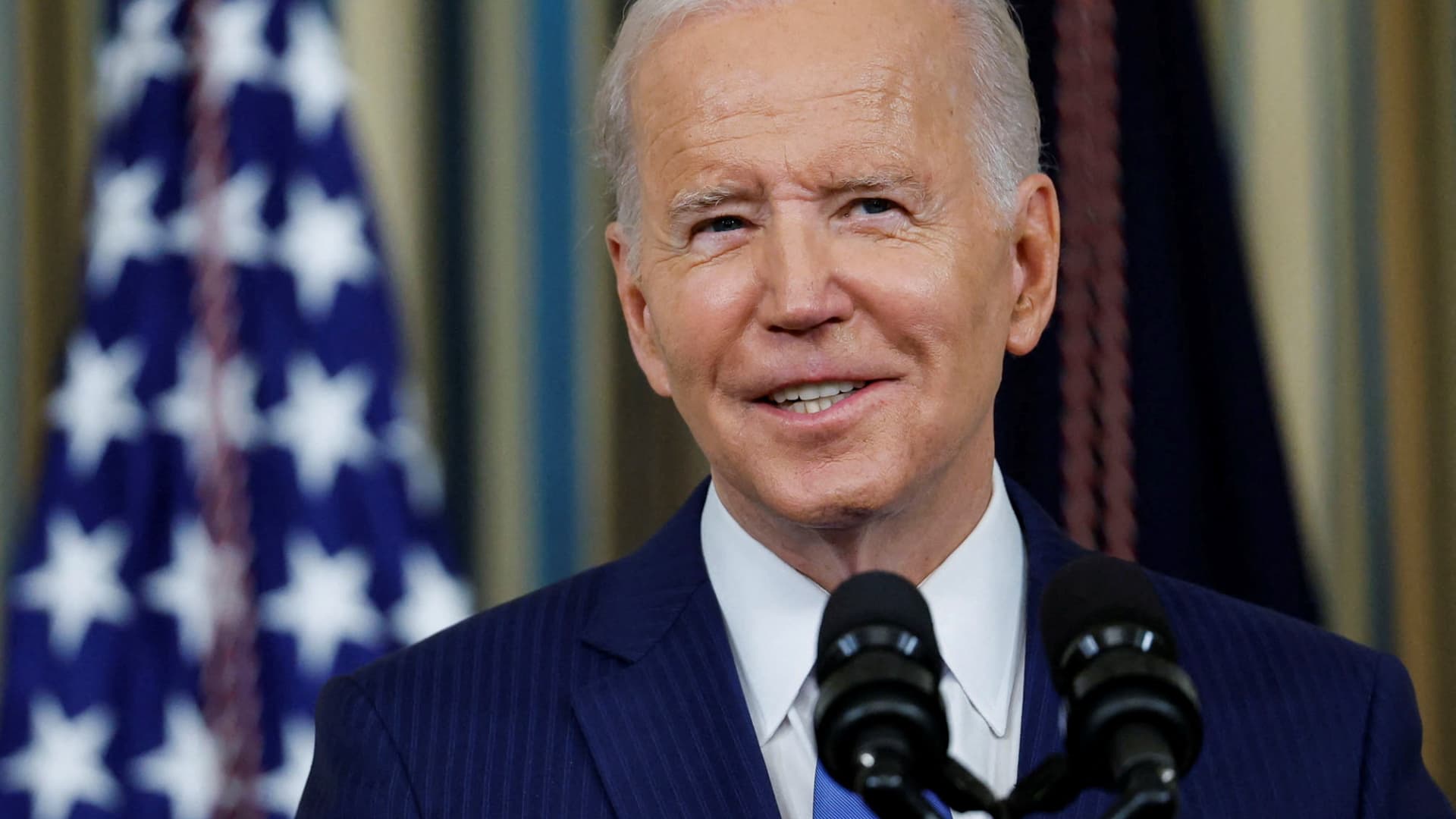 Biden, slamming Putin’s weaponization of fossil fuels, outlines new climate funding pledges