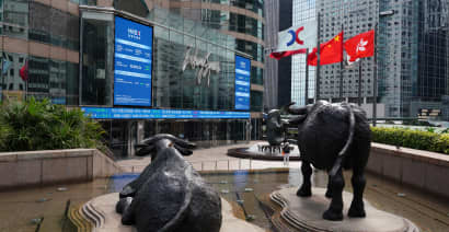 Hong Kong shares drop 2% as investors look ahead to Fed meeting, U.S. inflation this week