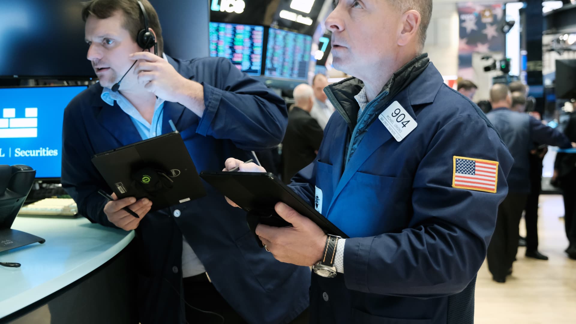 Stock futures rise after Wall Street suffers first decline in three sessions