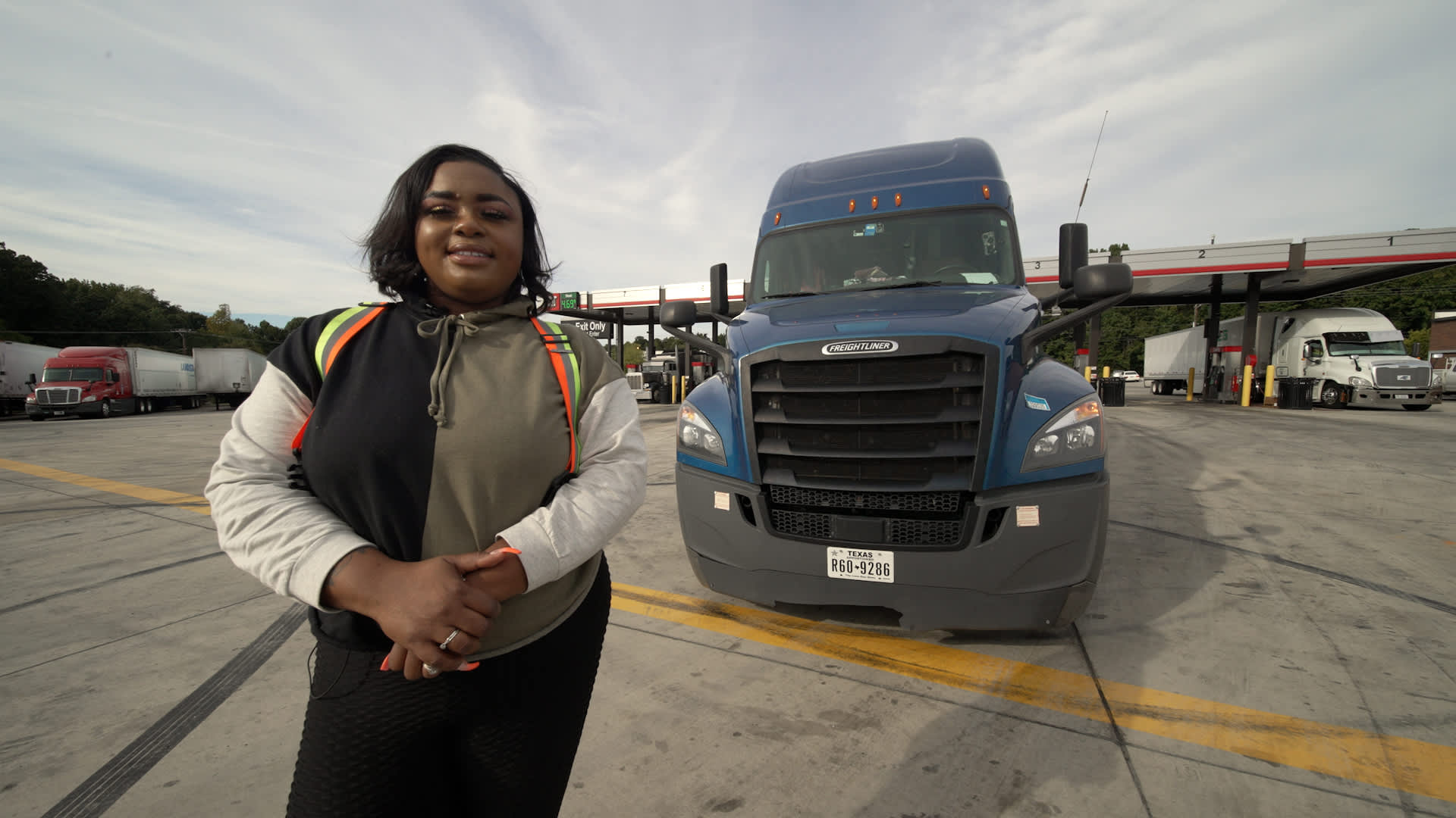 This 36-year-old mom of 2 brings in 4,000 a year as a professional truck driver: ‘I love my job so much’