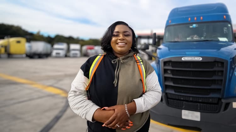 Earn $144,000 a year as a female truck driver