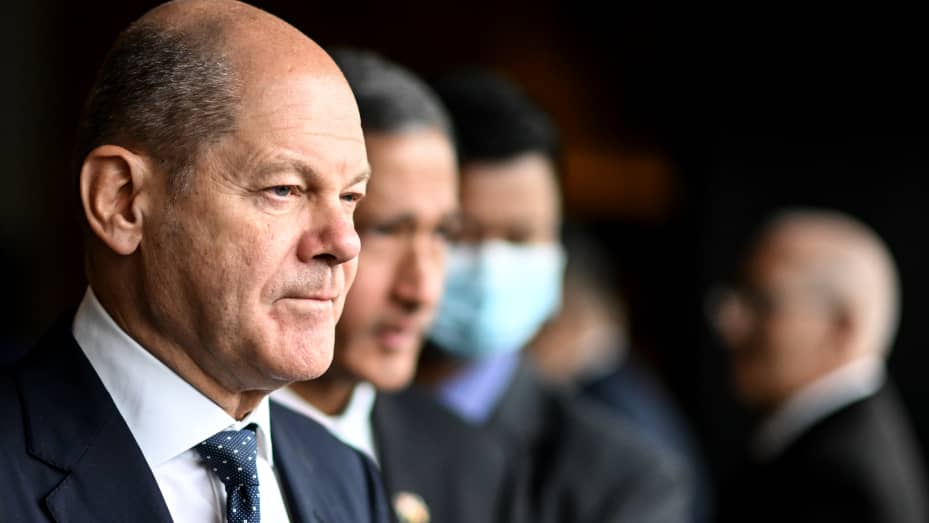 14 November 2022, Singapore, Singapur: German Chancellor Olaf Scholz (SPD), on the sidelines of the 17th Asia-Pacific Conference of German Business (APK). Photo: Britta Pedersen/dpa (Photo by Britta Pedersen/picture alliance via Getty Images)