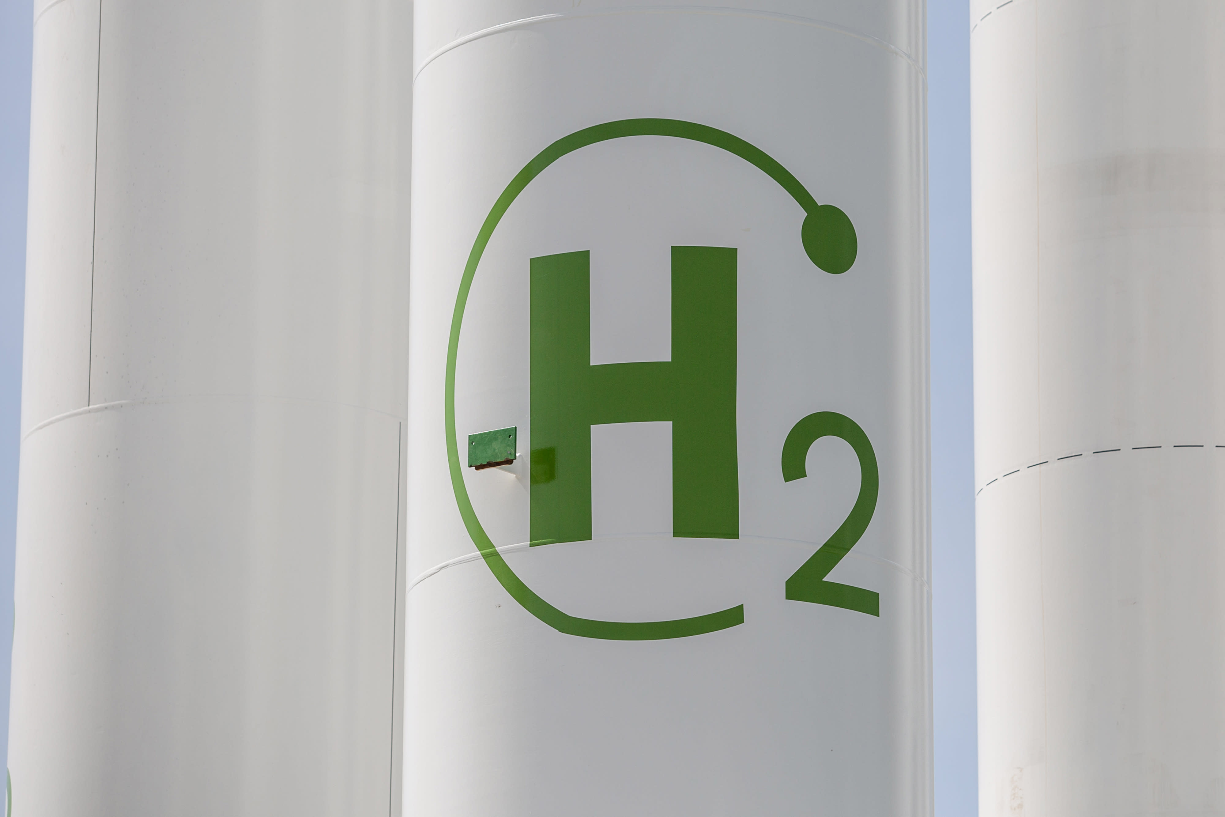 Want to cash in on 'clean' hydrogen? HSBC shares its stock picks — giving one over 110% upside