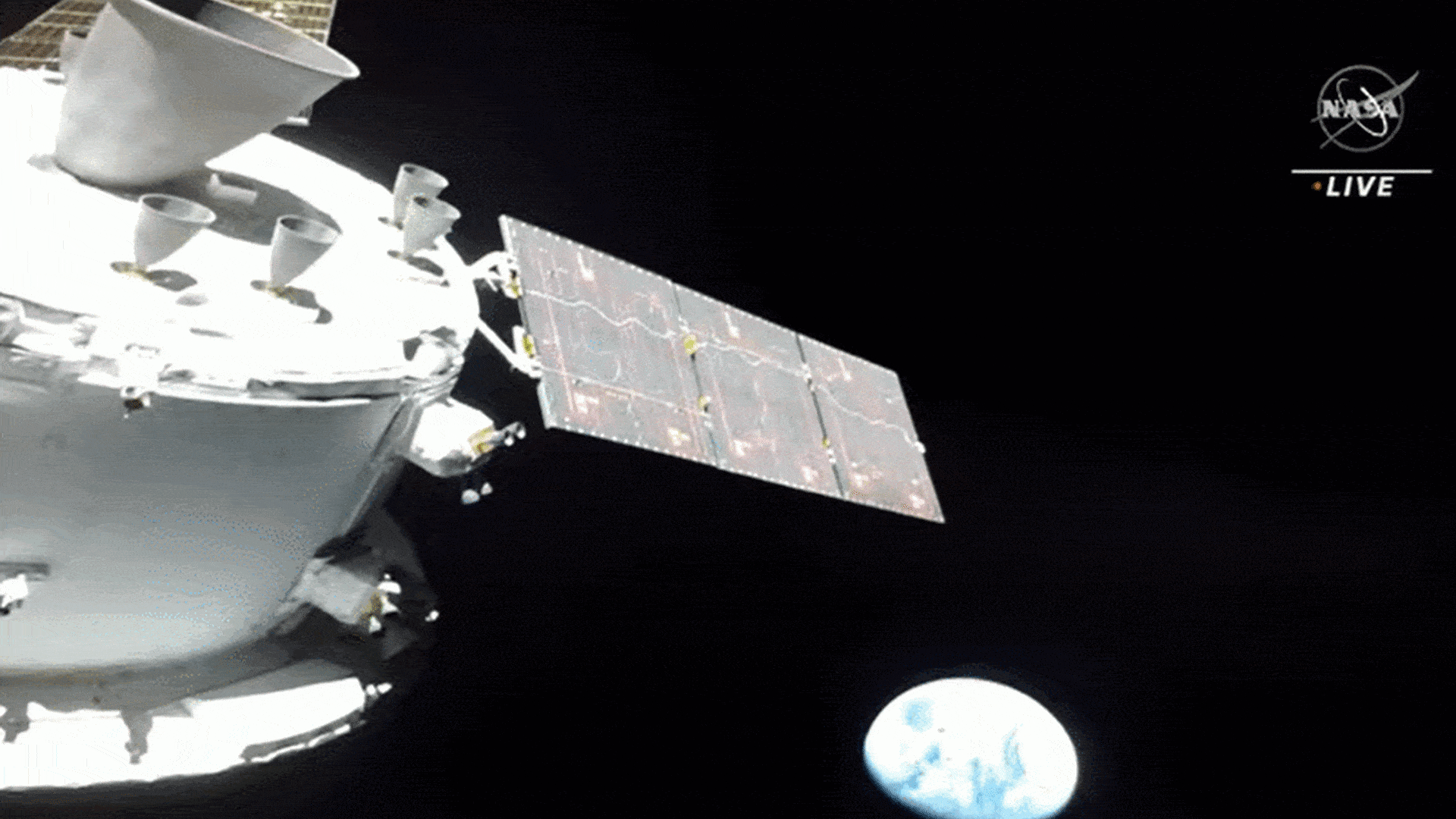 नासा का आर्टेमिस 1 मिशन सफल प्रक्षेपण के बाद चंद्रमा के लिए रवाना हुआ