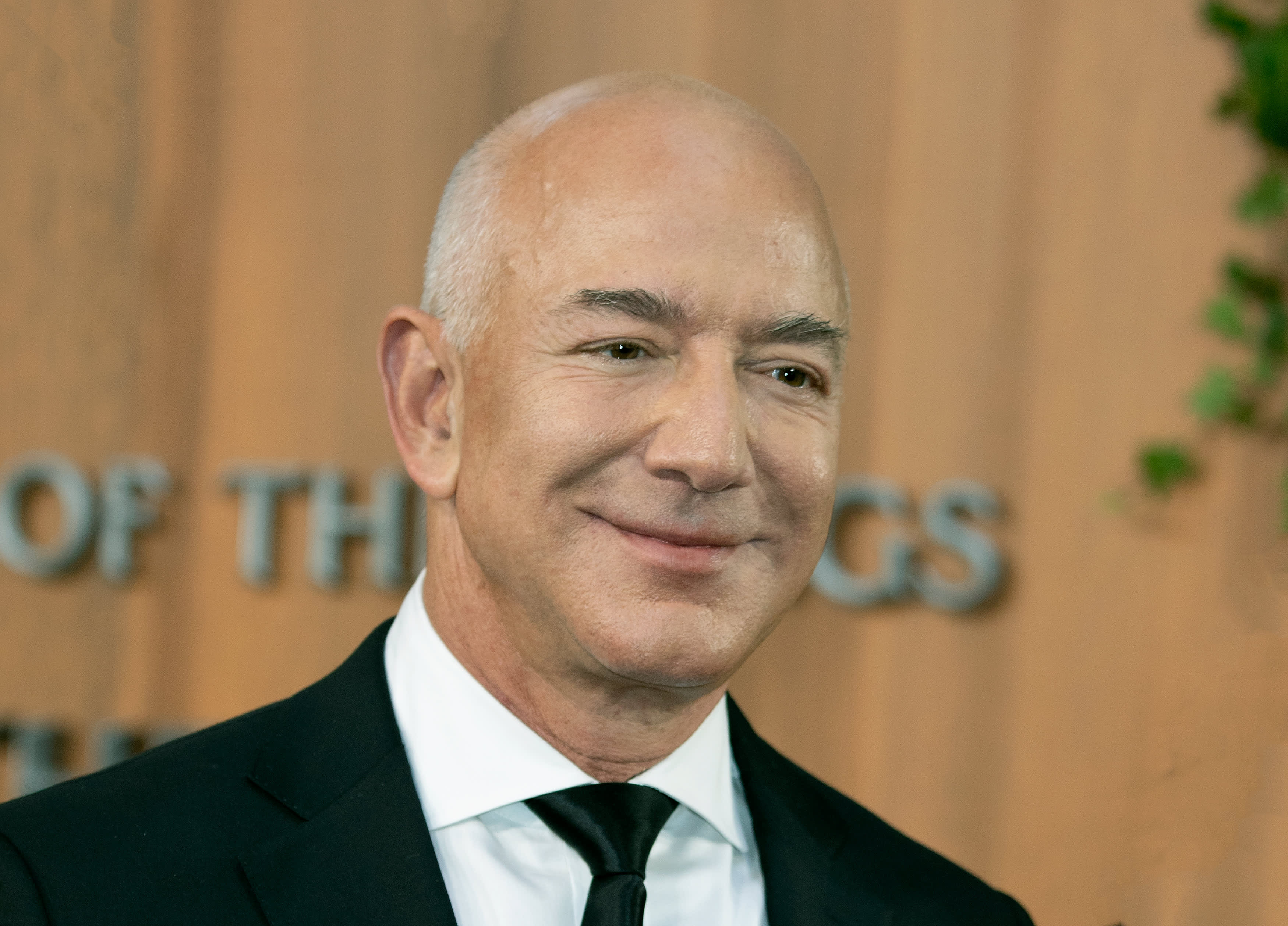 Por qué la rutina matutina de Jeff Bezos implica desplazarse y arrastrar los pies