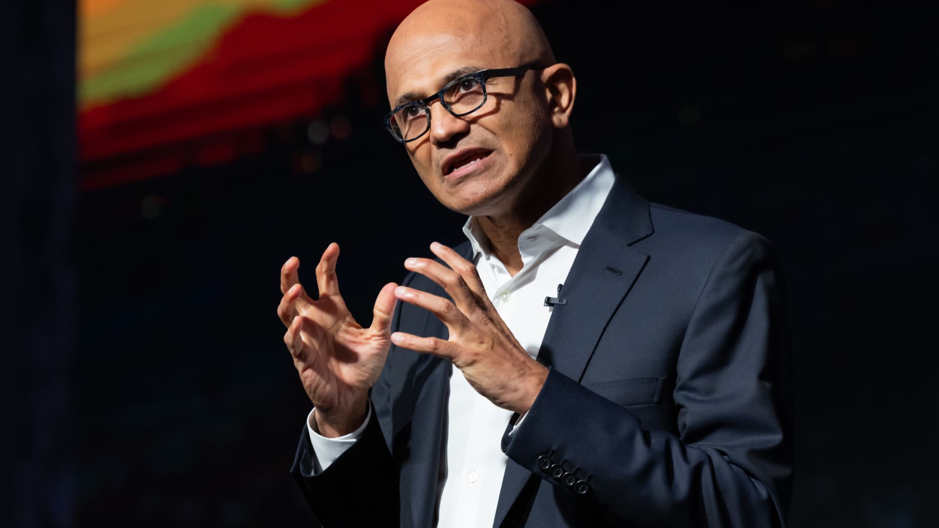 Microsoft shares dip after quarterly revenue guidance misses expectations