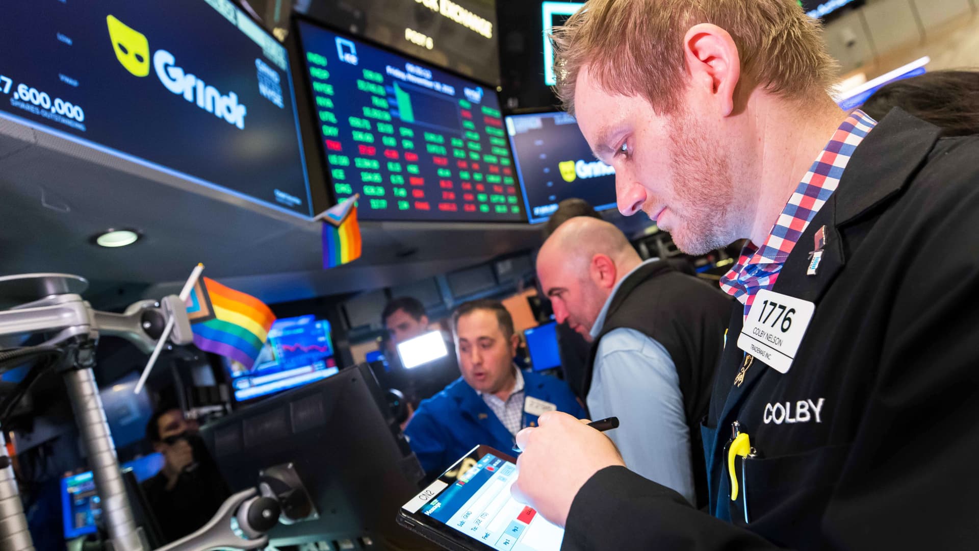 5 things you need to know before the stock market opens on Tuesday, November 22