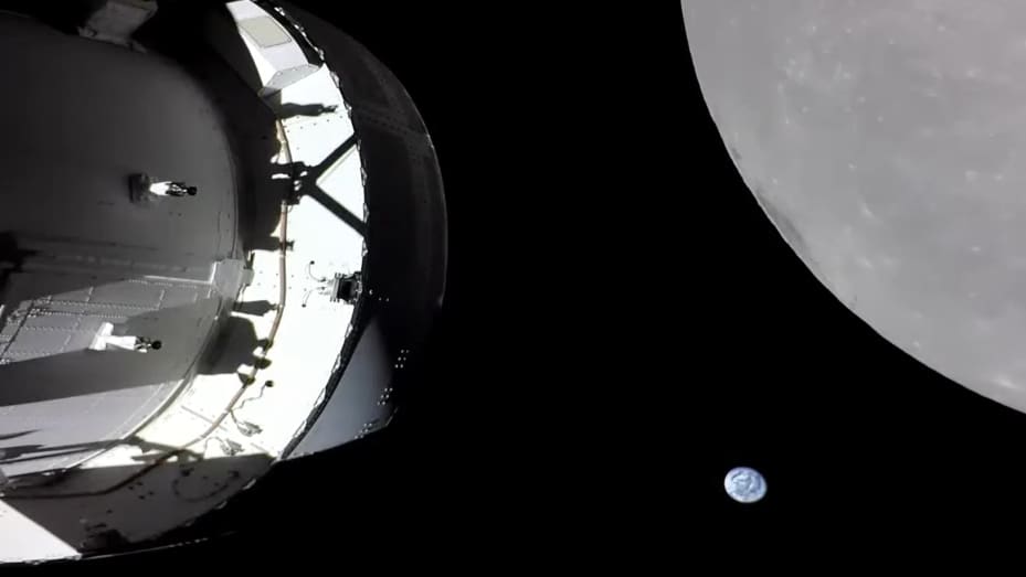 NASA's Orion spacecraft flies by the moon on Artemis 1 mission