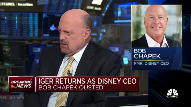CNBC's Jim Cramer and David Faber trade notes on Bob Iger's return to Disney