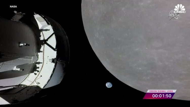 Die Orion-Raumsonde der NASA ist gerade als Meilenstein für die Artemis-1-Mission am Mond vorbeigeflogen