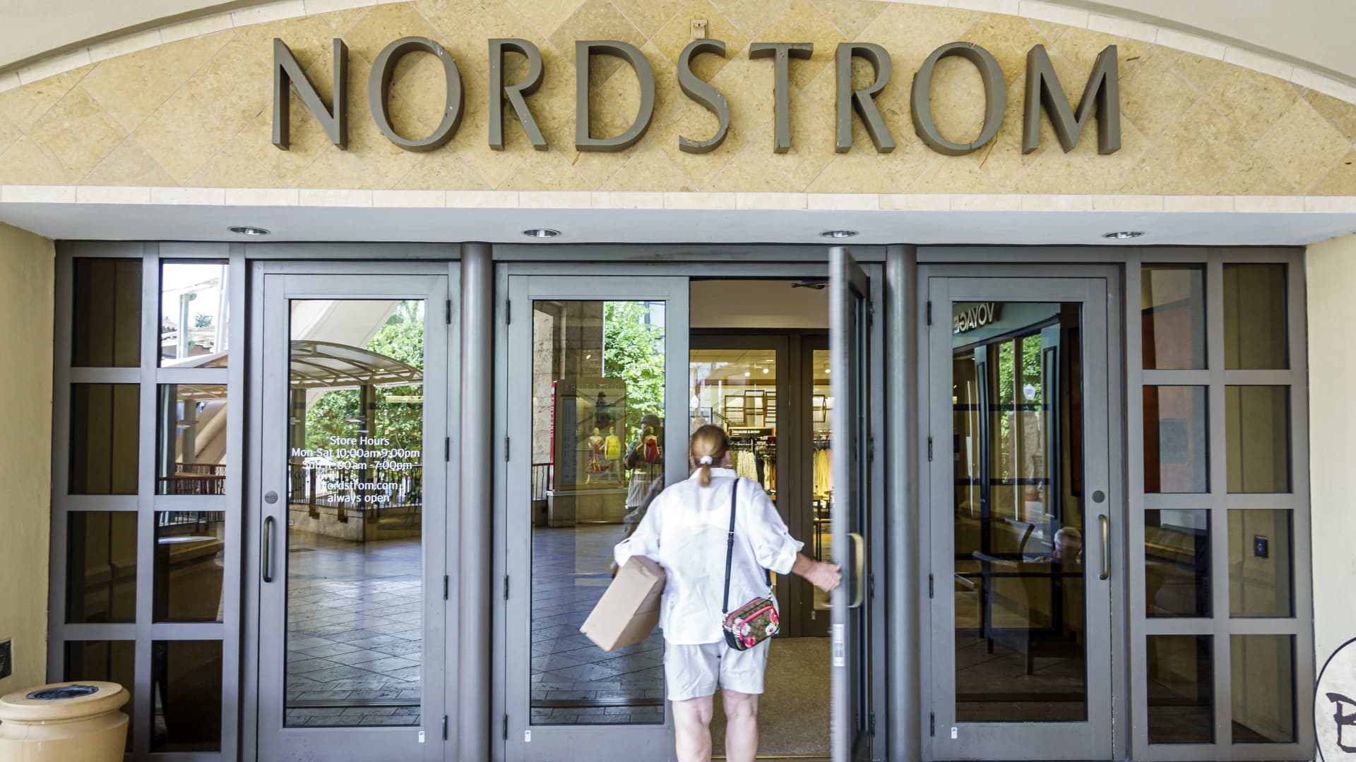Nordstrom earnings top expectations, retailer says it's winding down Canada operations