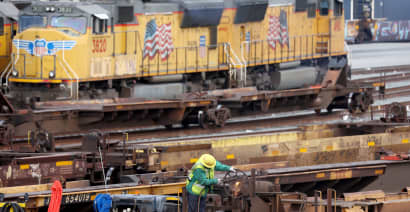 Unions, rails clash over hiring data as Union Pacific faces heat in Washington