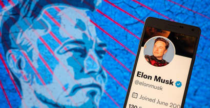 Elon Musk says Twitter is granting ‘amnesty’ to suspended accounts