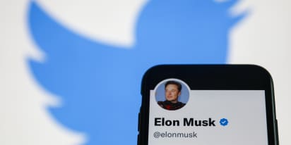Musk says Twitter to launch 'Verified' service next week with a 'gold check' for companies