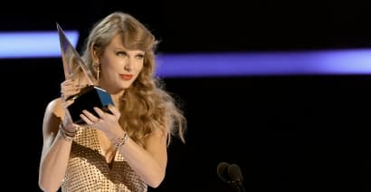 Taylor Swift's tour promoter says it had no choice but to work with Ticketmaster