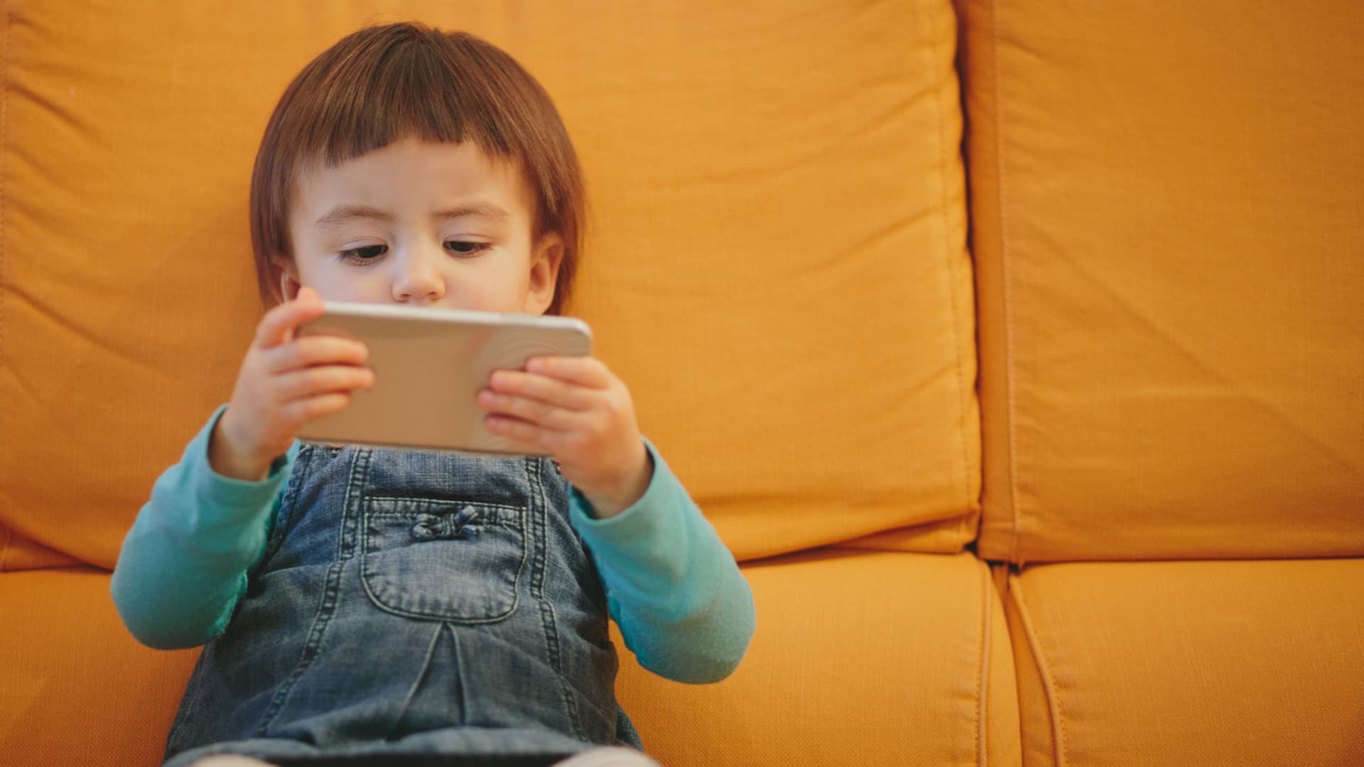 Parents of successful kids don’t worry about screen time, expert says—they teach these 3 skills instead