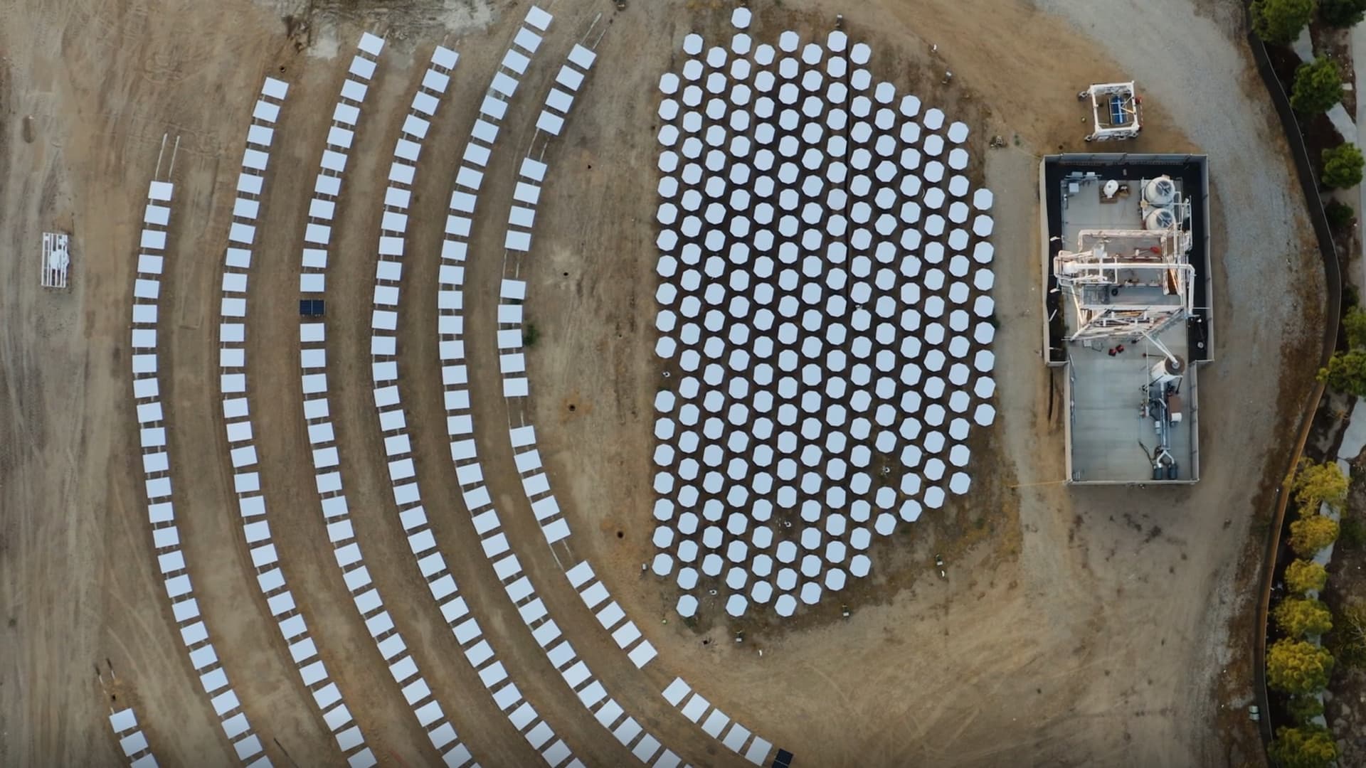 A bird's eye view of the concentrated solar technology Heliogen is working to build and commercialize. This is the demonstration project in Lancaster, Calif.