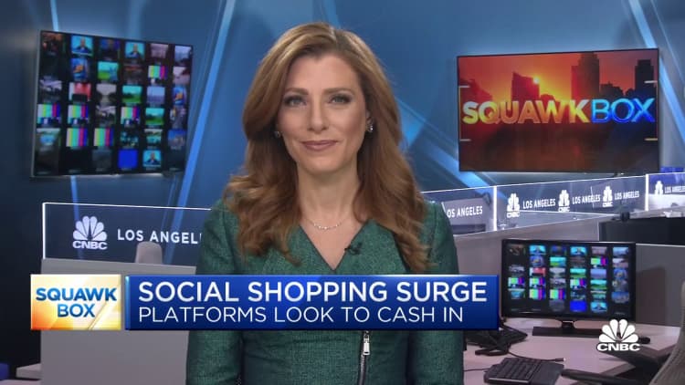 34% of shoppers plan to holiday shop on social media, survey finds