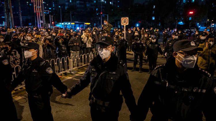 Протестите против политиката на нулта Ковид избувнаа низ Кина