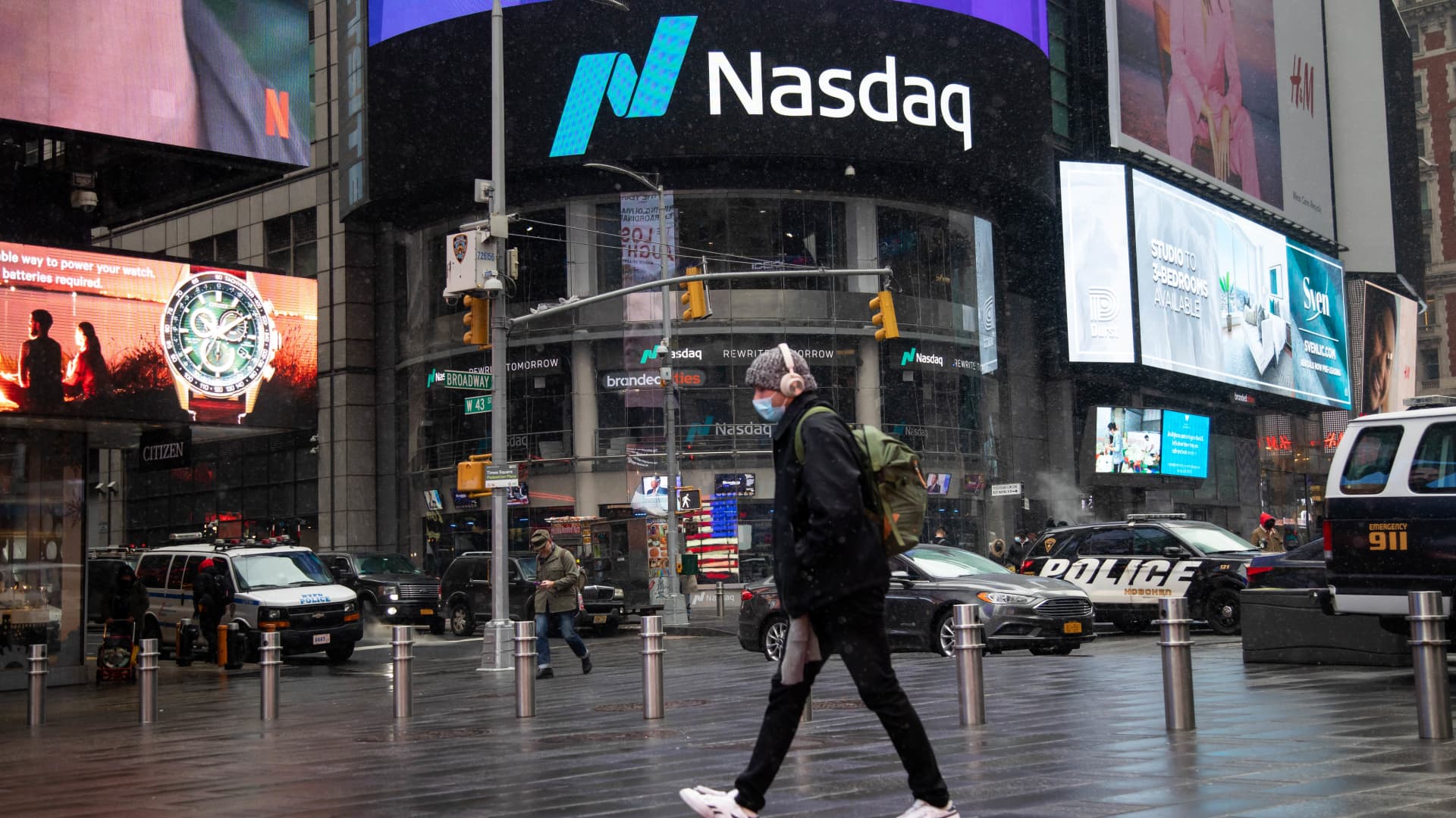 Nasdaq 100 index to undergo special rejiggering because a few tech stocks have gotten too big 