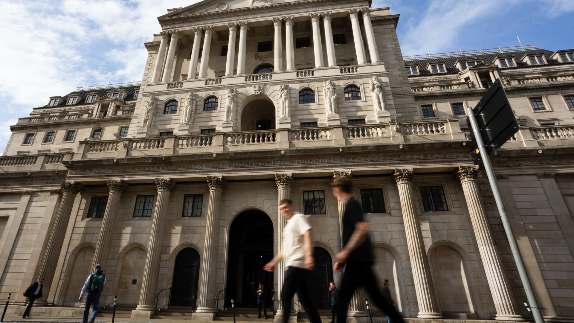 UK banks told to break ‘class ceiling’ with new targets to boost diversity among senior hires