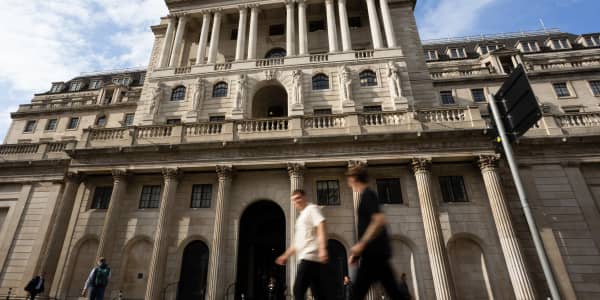 UK banks told to break 'class ceiling' with new targets to boost diversity among senior hires
