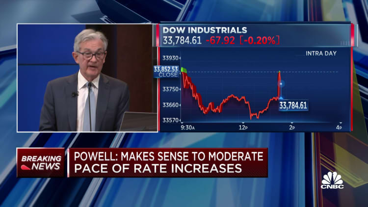 Powell: Bide luzea dago prezioen egonkortasuna berreskuratzeko