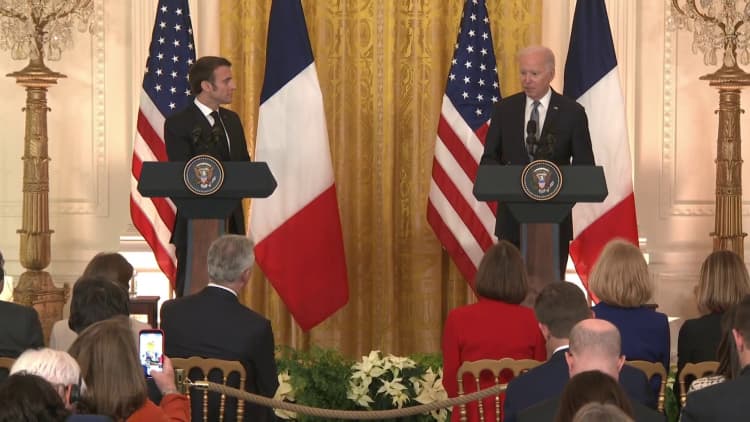 President Biden and French President Emmanuel Macron reaffirm support for Ukraine against Russia