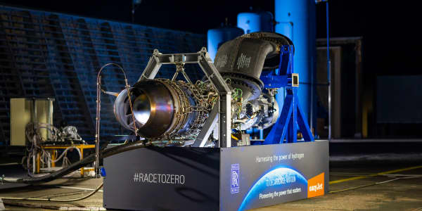 Rolls-Royce uses hydrogen produced with wind and tidal power to test jet engine
