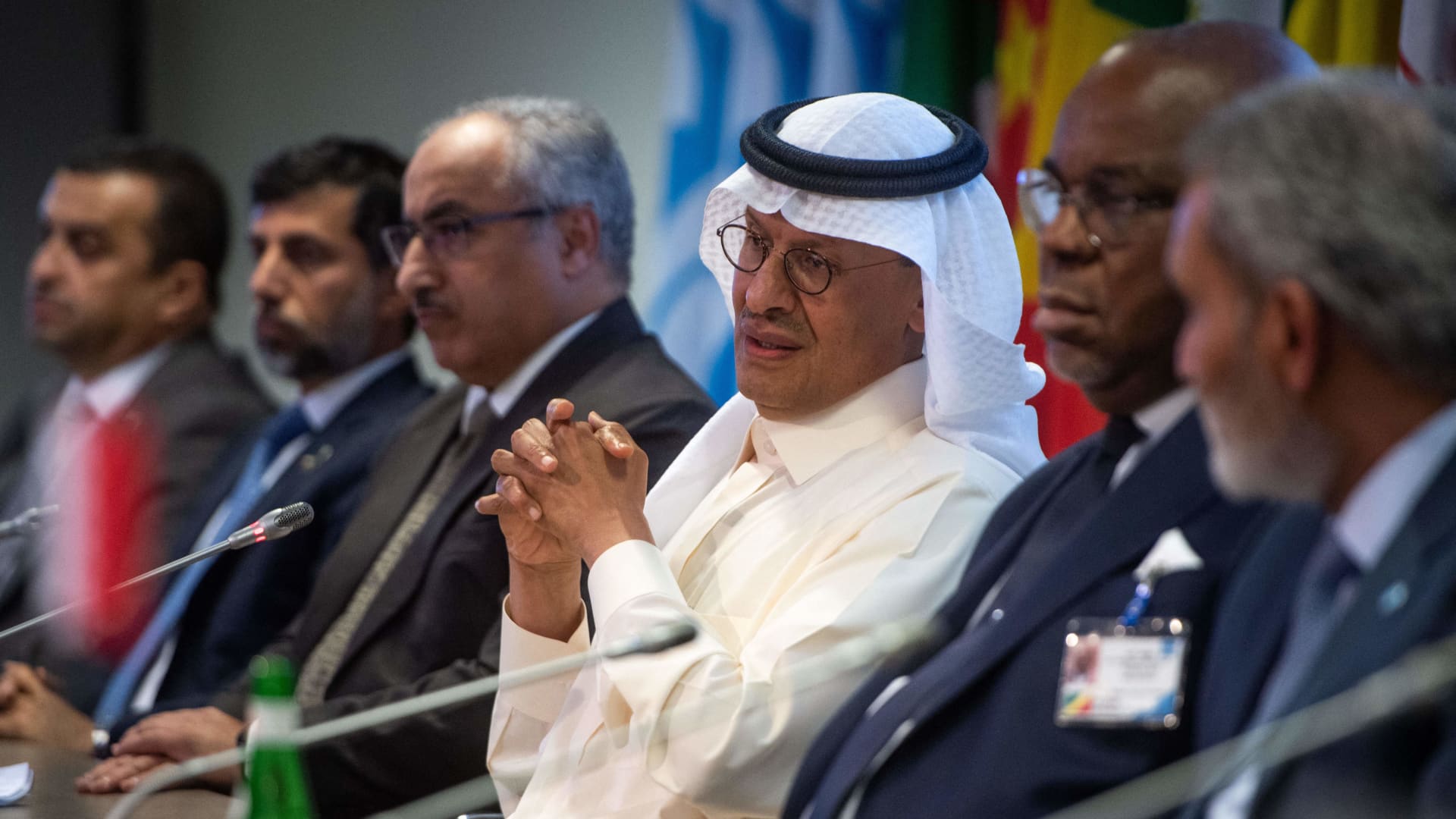 OPEC+ agrees to stick to its existing policy of reducing oil production ahead of Russia sanctions
