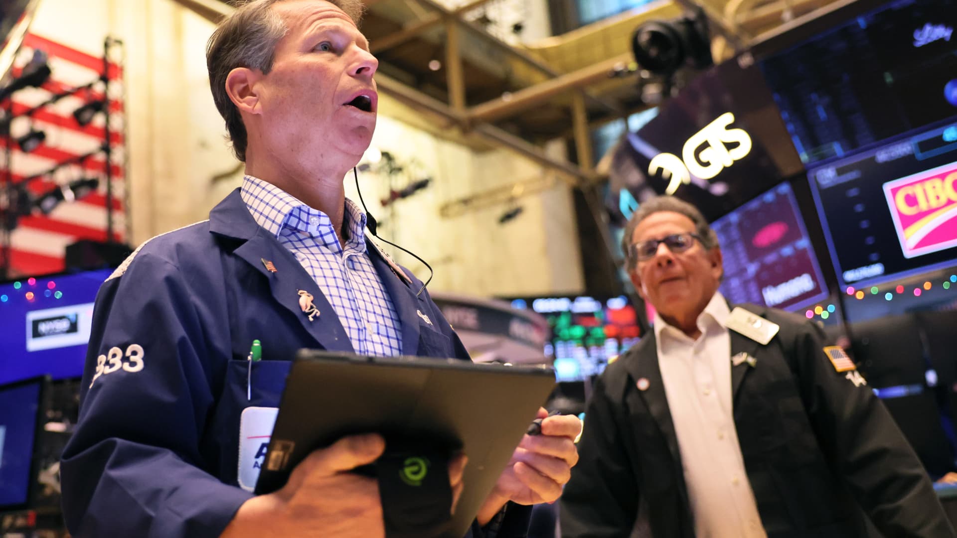 O Dow subiu quase 400 pontos na quinta-feira, enquanto Wall Street tentava uma recuperação no final do ano