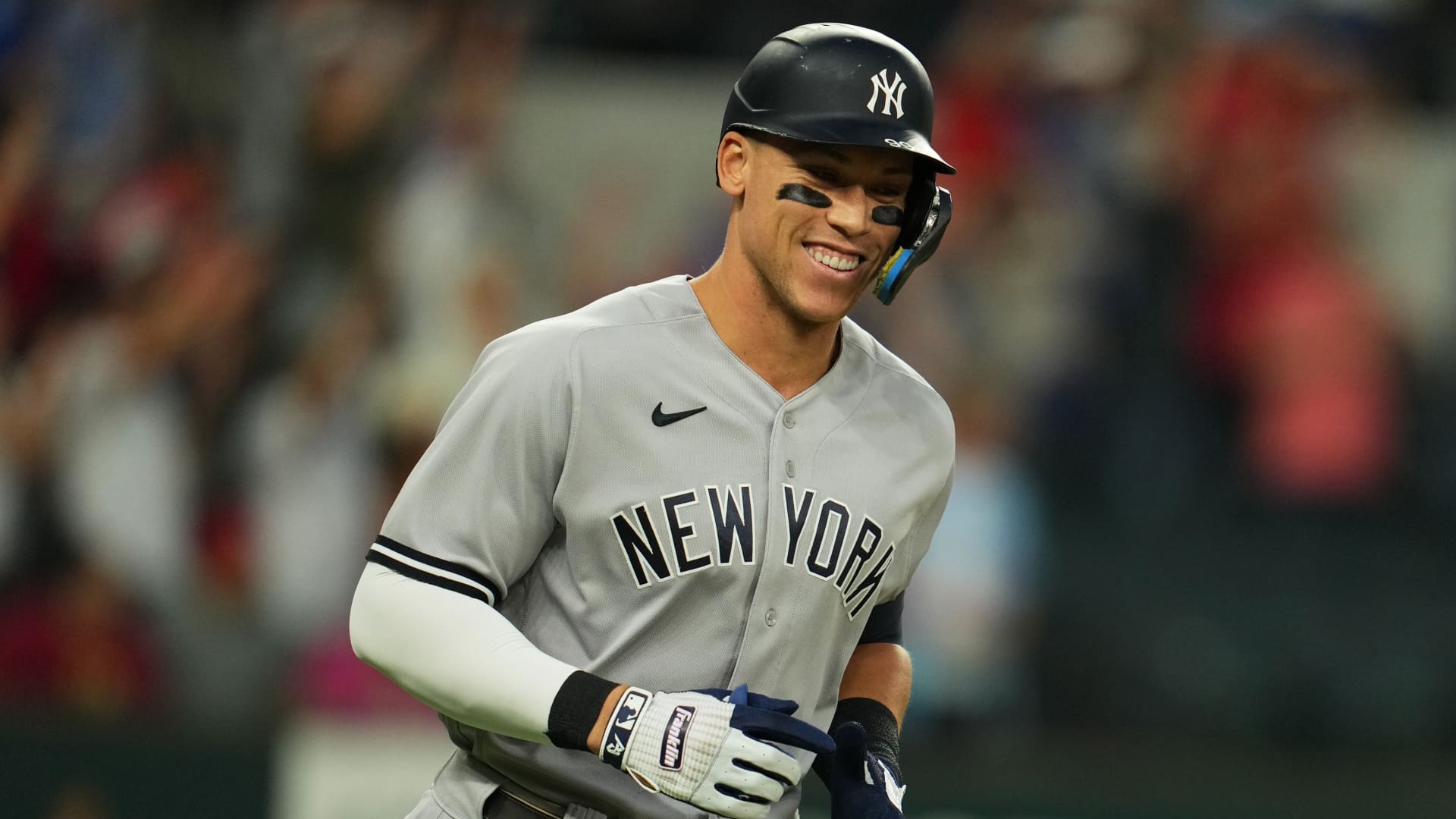 Aaron Judge signs record-breaking deal to stay with the Yankees—how his salary stacks up against other top players - CNBC