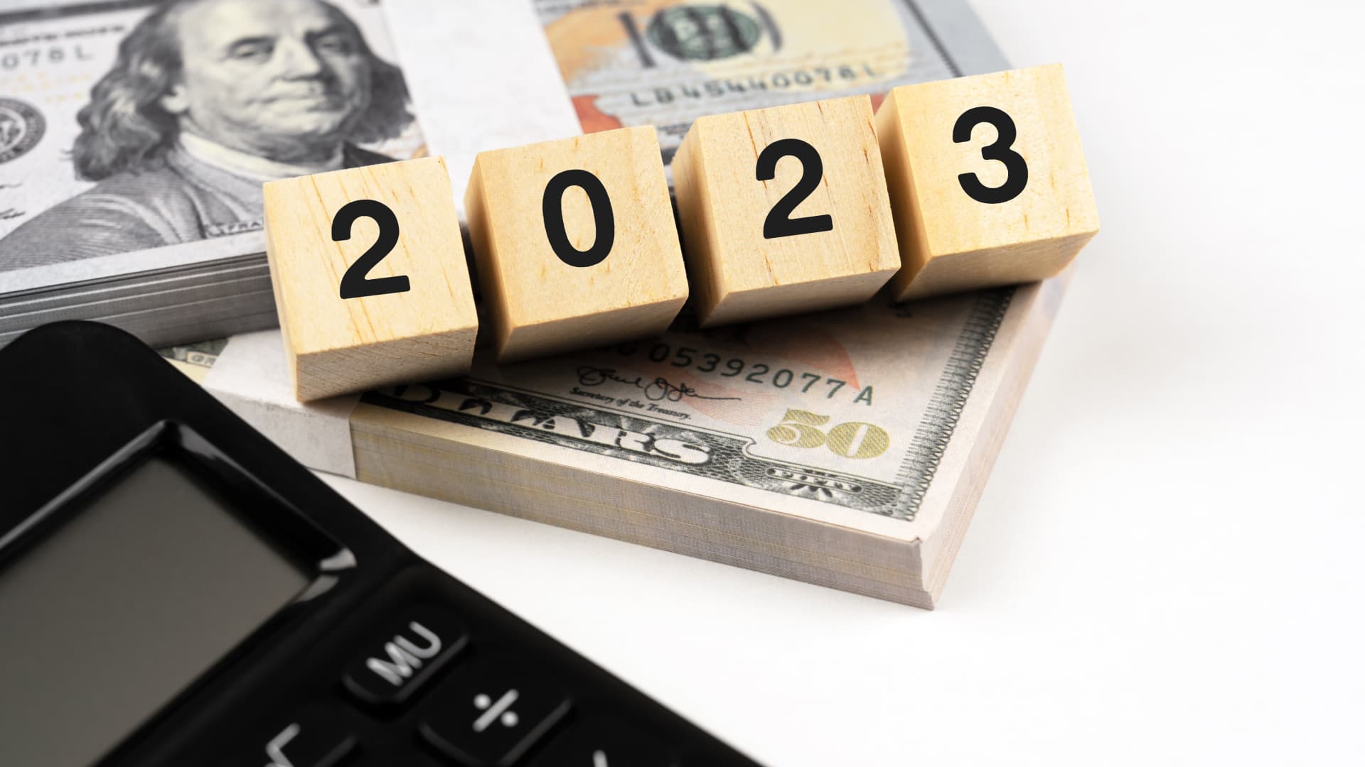 5 money moves to make now to ensure financial success in the new year