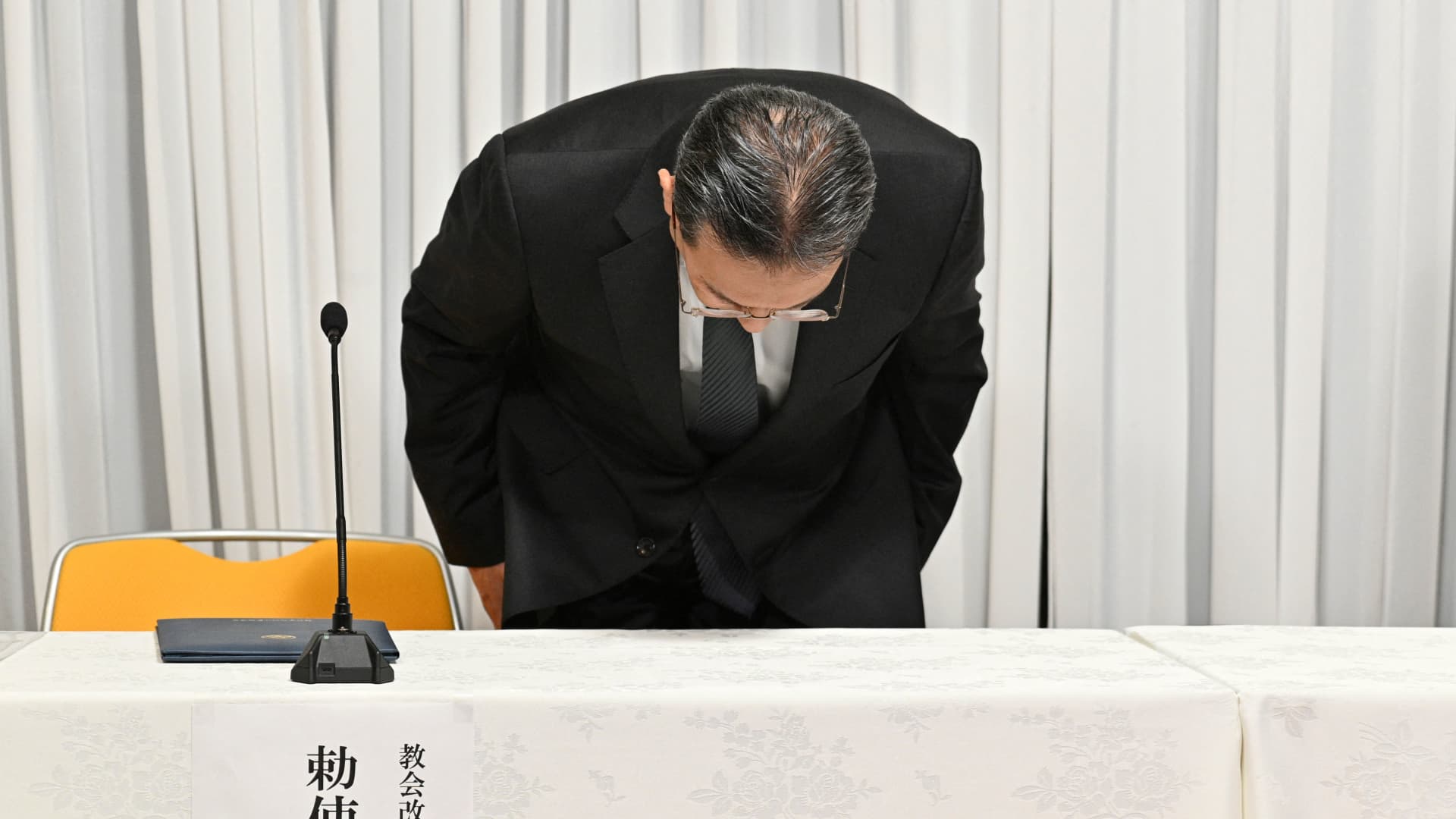 नया जापान कानून यूनिफिकेशन चर्च के धन उगाहने वाले दुरुपयोग को लक्षित करता है