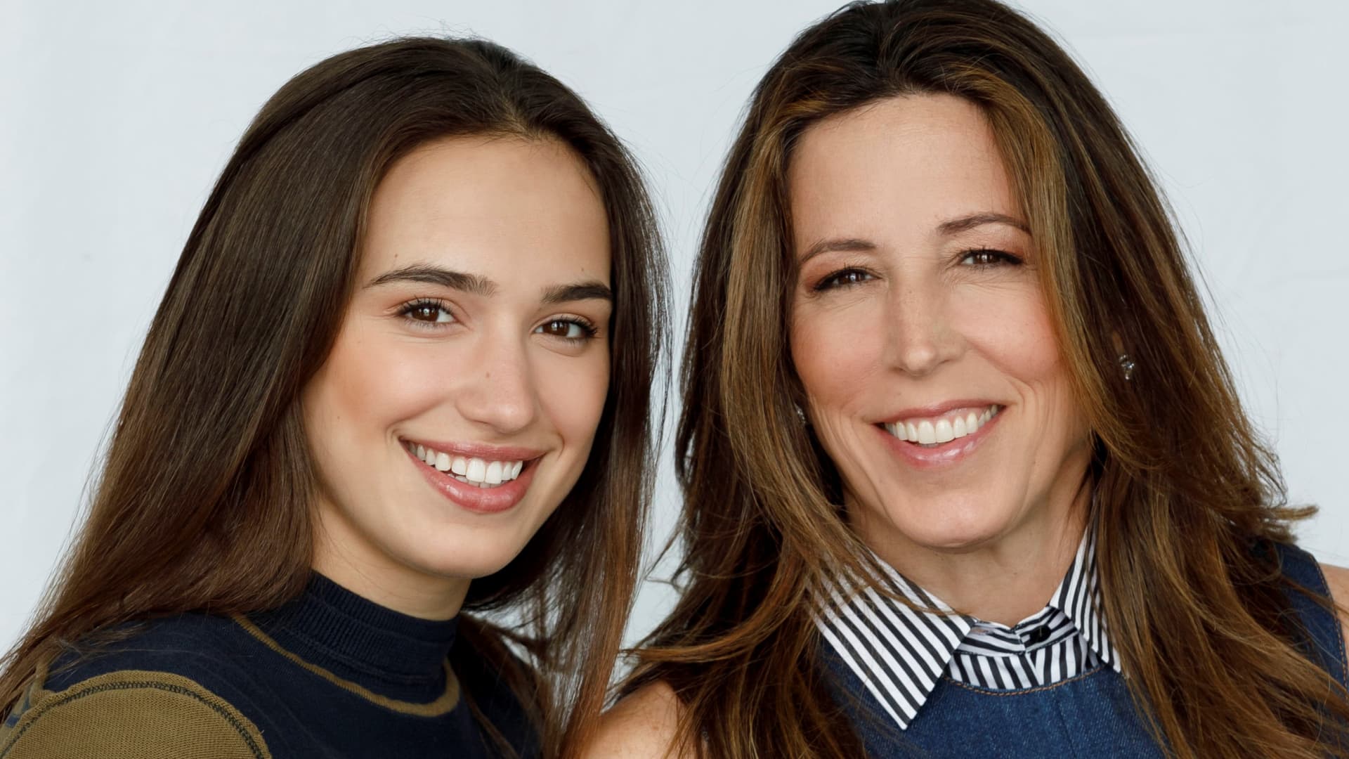 Jenny Just (right) launched Poker Power in 2020 with her teen daughter, Juliette (left).
